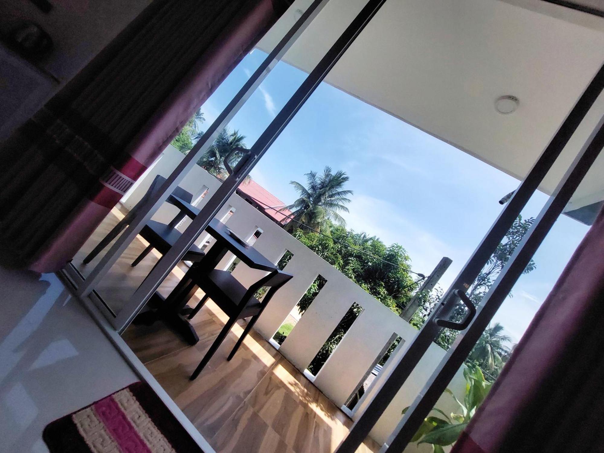 Chen Villa - Near Airport Negombo Buitenkant foto