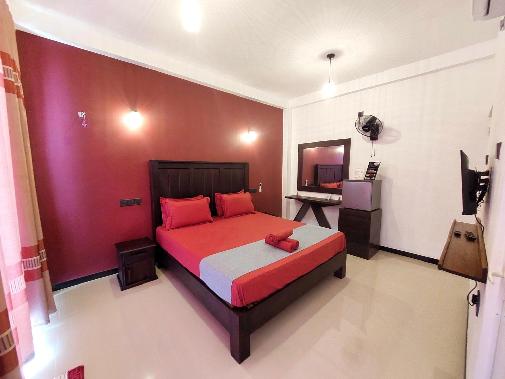 Chen Villa - Near Airport Negombo Buitenkant foto