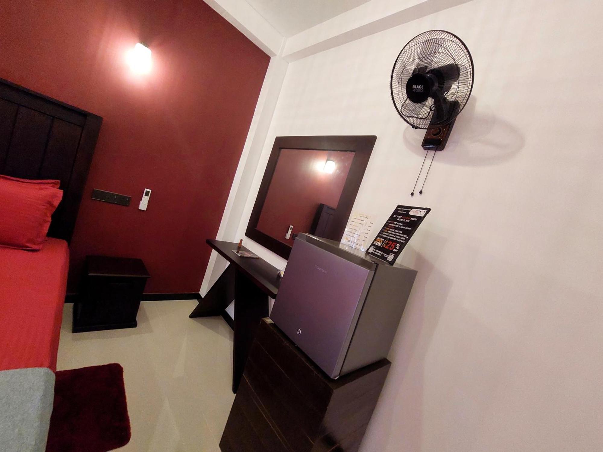 Chen Villa - Near Airport Negombo Buitenkant foto