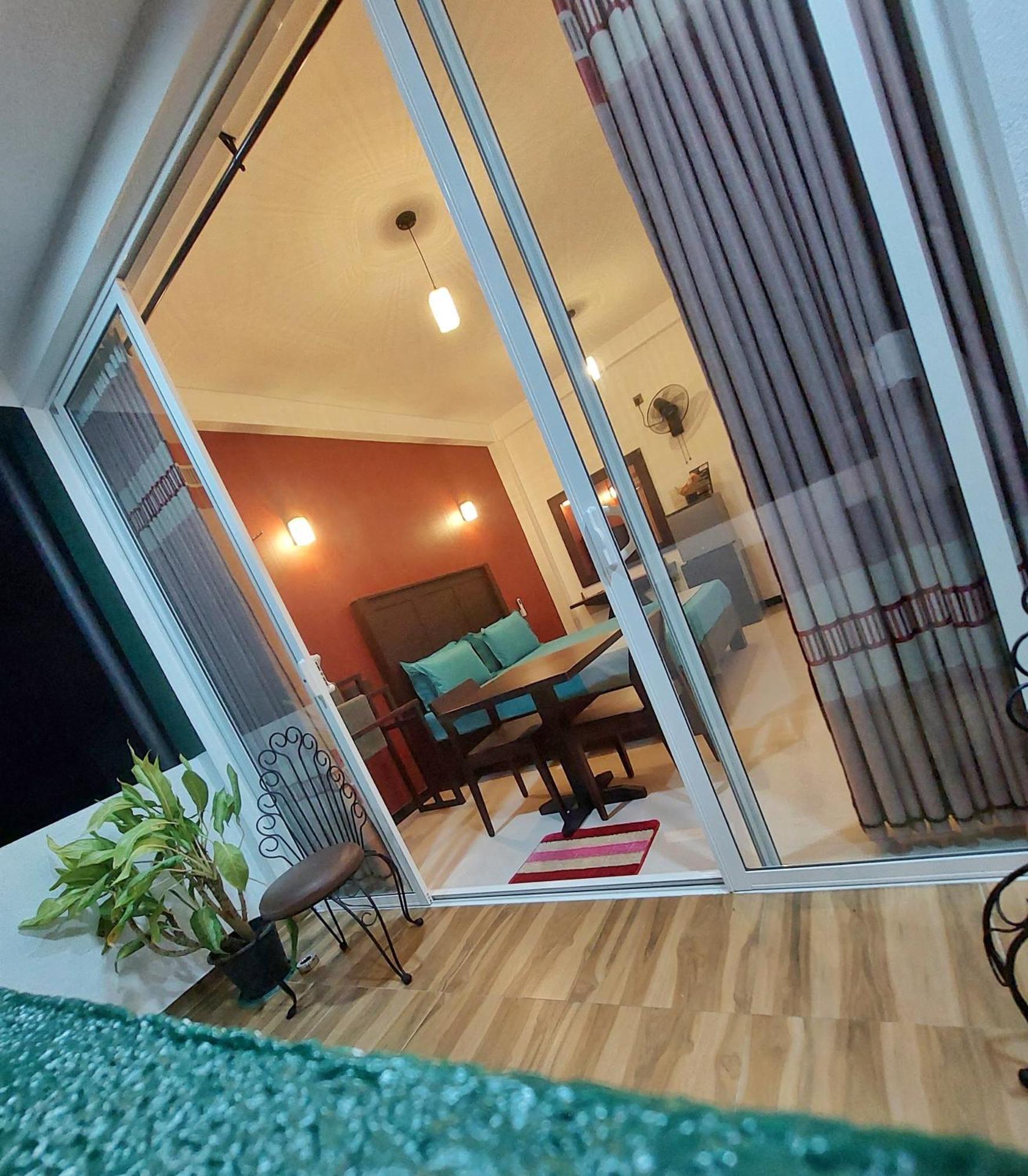 Chen Villa - Near Airport Negombo Buitenkant foto
